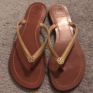 Tory burch nude patent slides